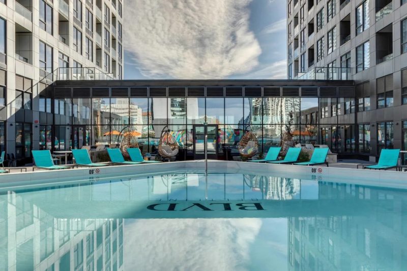 2 Bedroom Furnished Apartment Near Downtown Calgary
