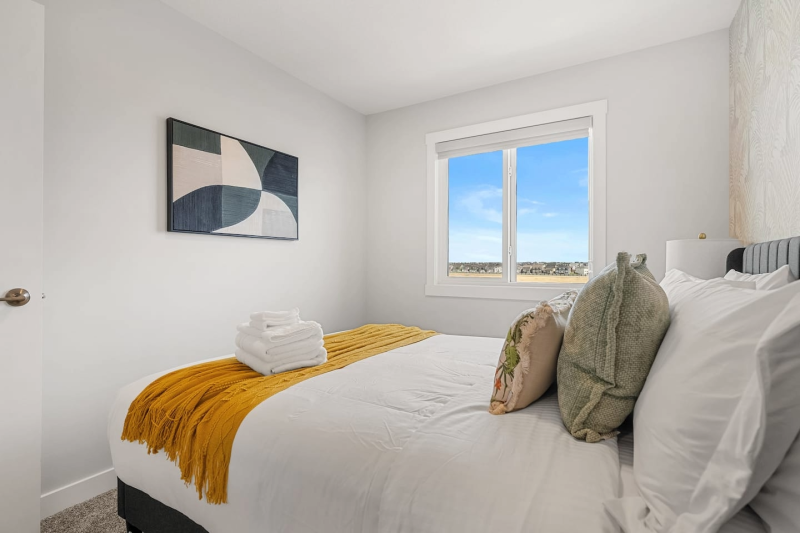 Newly Built Modern Home in NW- sleeps 6