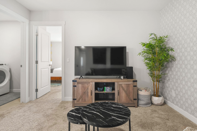 Newly Built Modern Home in NW- sleeps 6