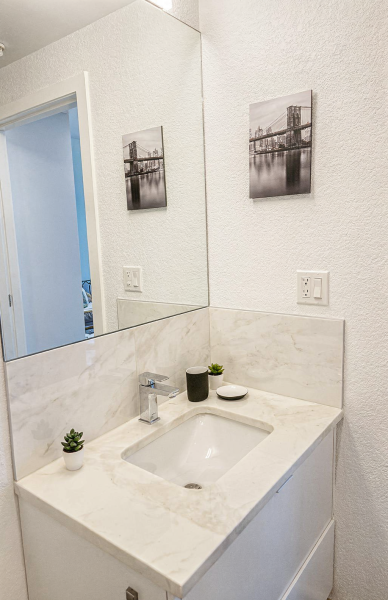Cozy 1 Bedroom near downtown Calgary
