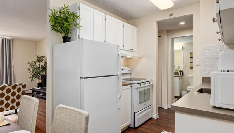 SPACIOUS 1 BED/ 1 BATH APARTMENT IN DOWNTOWN CALGARY