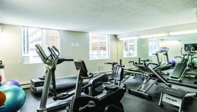 SPACIOUS 1 BED/ 1 BATH APARTMENT IN DOWNTOWN CALGARY