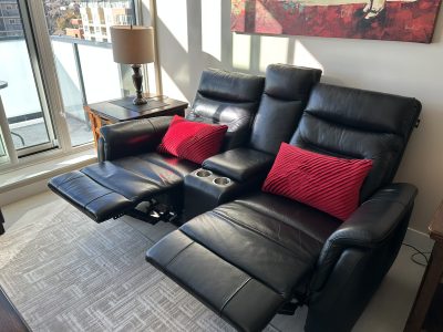 Grey Cup Hub - King Bed - Parking - Train